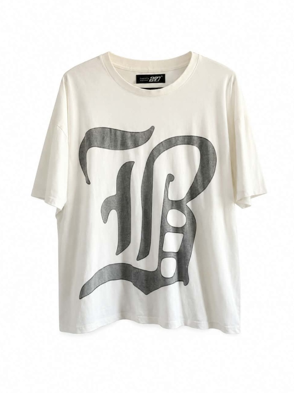 4/$20➡️ Urban Man Old English Logo Cream Cotton T-Shirt – Size Large GUC